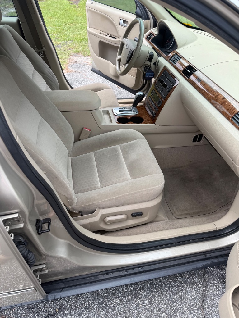 2005 Ford Five Hundred SEL - Photo 6